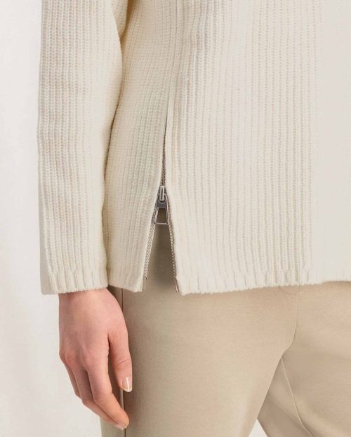 ribbed-sweater-with-turtleneck-long-sleeves-and-zip-off-white-knit_3beac796-9b84-43c4-b8bc-e266acfc5611_2880x