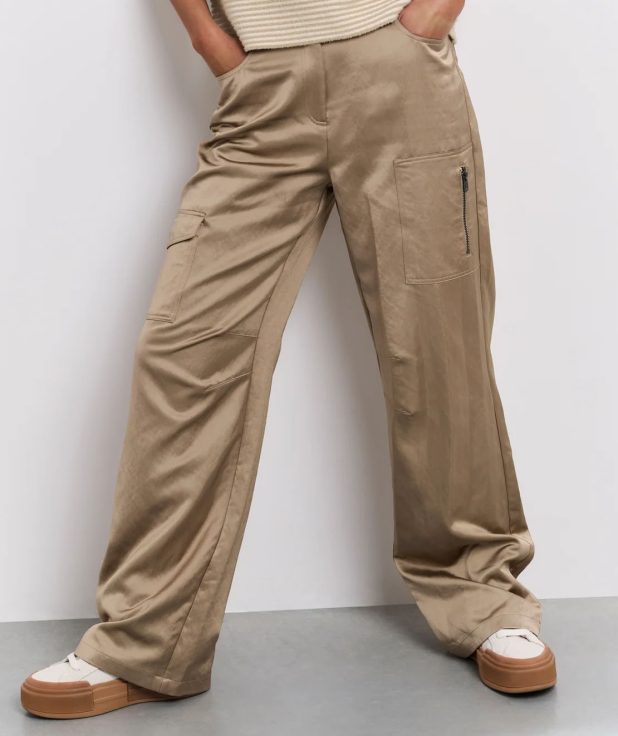 satin-cargo-trousers-with-wide-legs-and-pocket-details-1_97b5e5d3-6c27-414c-a5a0-83c0b73e4c26