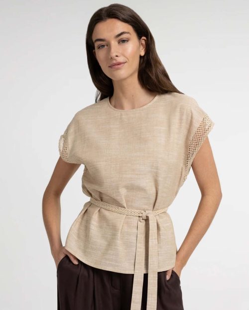 short-sleeve-top-with-crochet-details_79016bb4-b6df-4f8c-becd-dfcfdc5280ef
