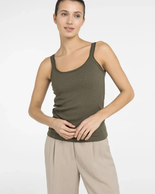 singlet-with-mesh-detail-2_84a2bc1d-702c-4dd8-894d-82b04897914d.jpg