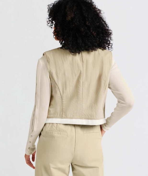sleeveless-cotton-gilet-with-contrasting-details_be8fc290-fe10-4b39-a91a-1fa663894ef5