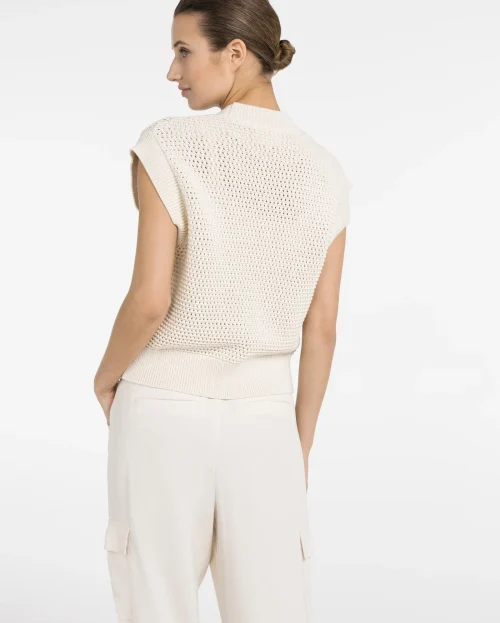 sleeveless-mesh-knit-cardigan-with-zipper-closure_a0d2d75e-8369-4596-b14b-19200e7631ea.jpg