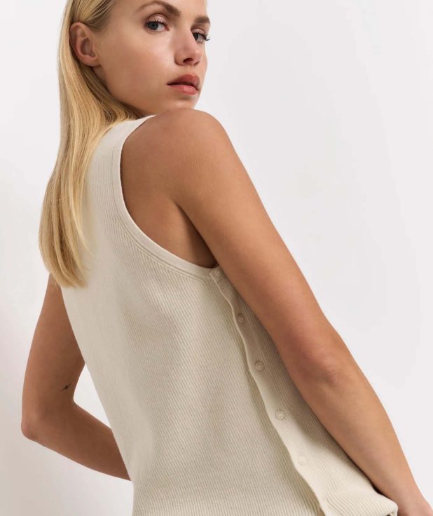 sleeveless-top-with-side-button-details-and-fitted-fit