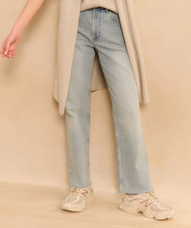 straight-fit-denim-jeans-with-washed-finish-l32-1_c36686fc-c7c6-488a-91e9-9d5af5448656