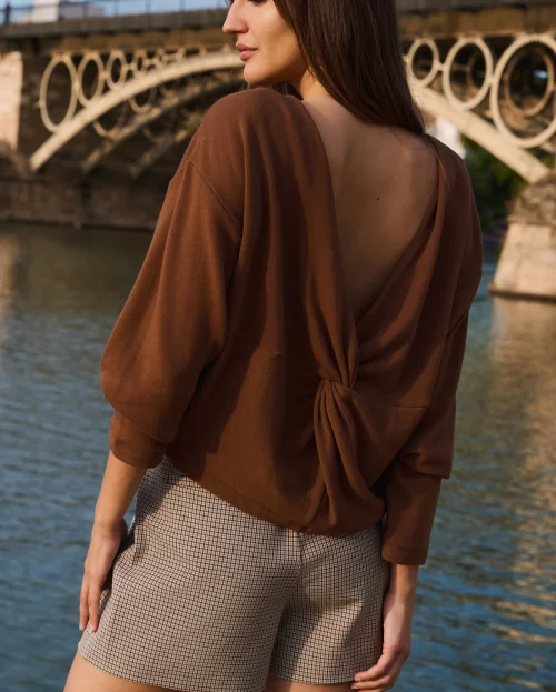 sweater-with-v-neck-and-twisted-detail-at-the-back-2.jpg
