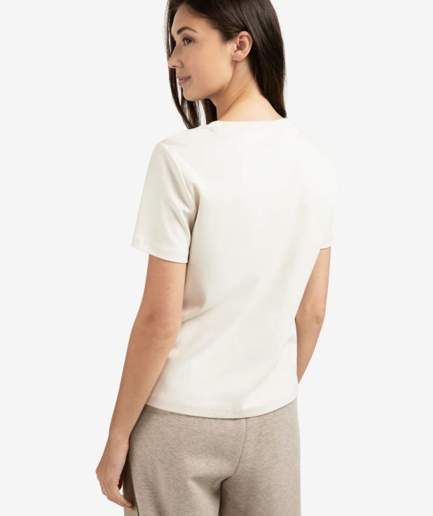 t-shirt-with-subtle-stitch-details-1_a5ab6de7-1018-4af6-917c-ea321fb152ea