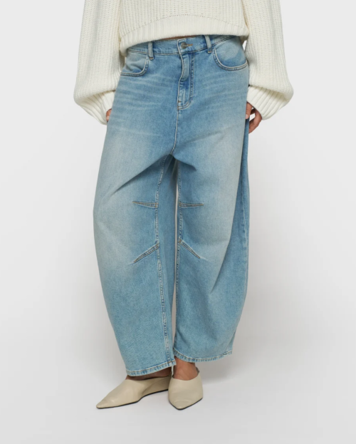 tapered denim broek met wijde pijpen