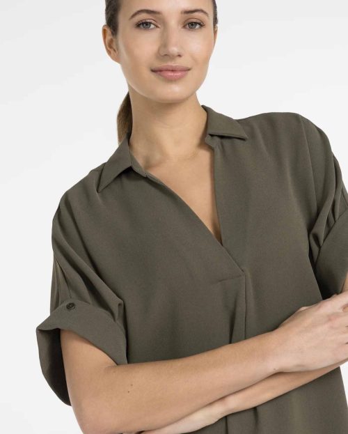 v-neck-dress-with-pleated-sleeves-and-loose-fit-1_a4cc1642-9618-4674-bc4b-58502a971a73