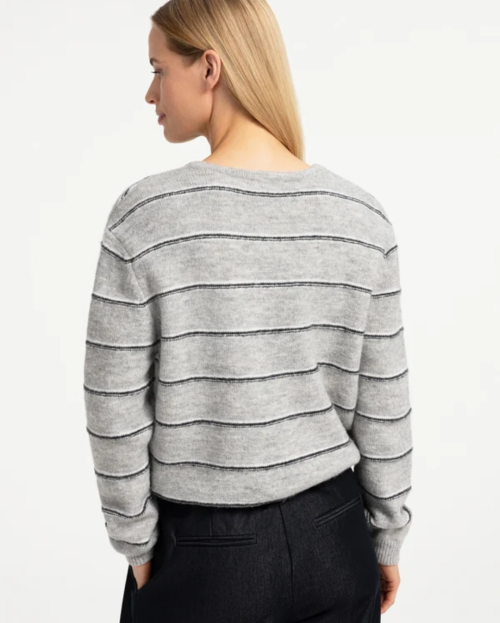 Gestreept gebreid vest met strikdetail