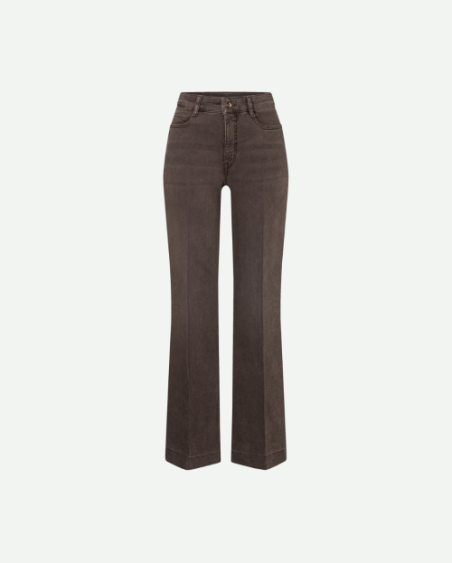 Wijde jeans met fijne strijkvouw.