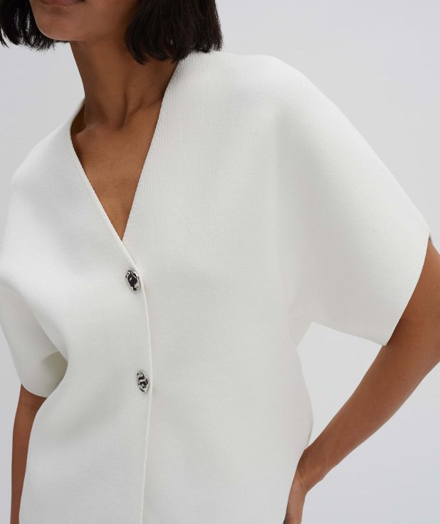 wit_fijngebreid-vest_dames_tila_someday_detail-1