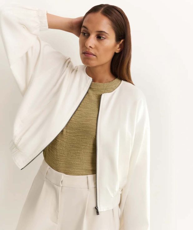woven-cropped-bomber-jacket-with-zipper_d2ec2cc6-878c-4bd5-ba45-c2004df40c39