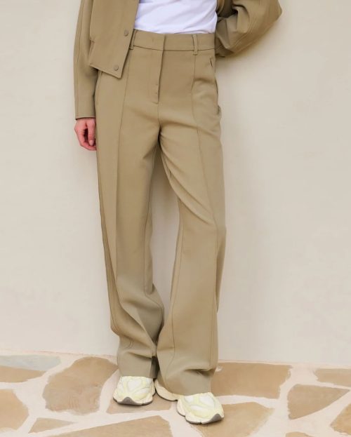 woven-trousers-with-wide-legs-and-stitched-details-1_ce17141e-06dc-4156-979d-fe90384737fa