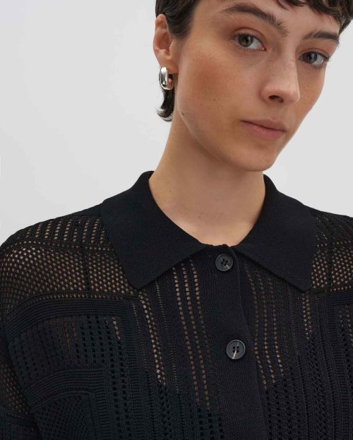 zwart_fijngebreid-vest_dames_tiandra_someday_detail-1_1