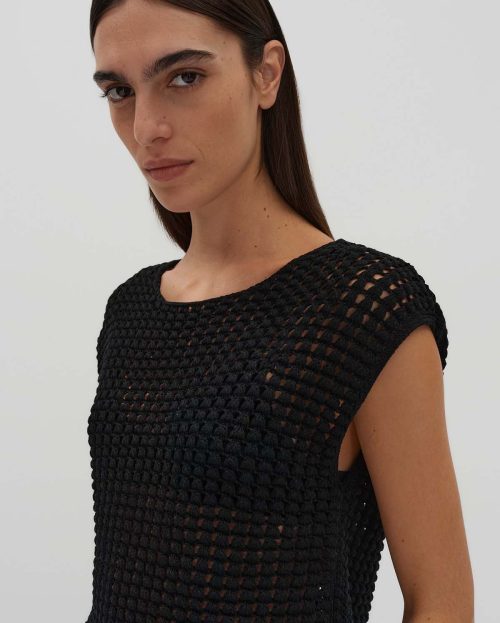 zwart_gebreid-t-shirt_dames_tarisol_someday_detail-1