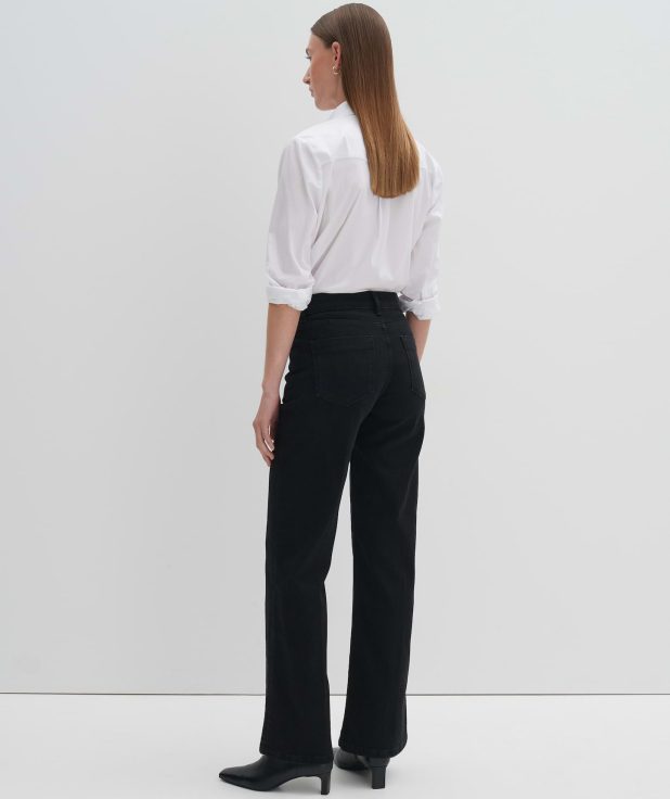 zwart_long-flared-jeans_dames_carie-iconic_someday_achterkant