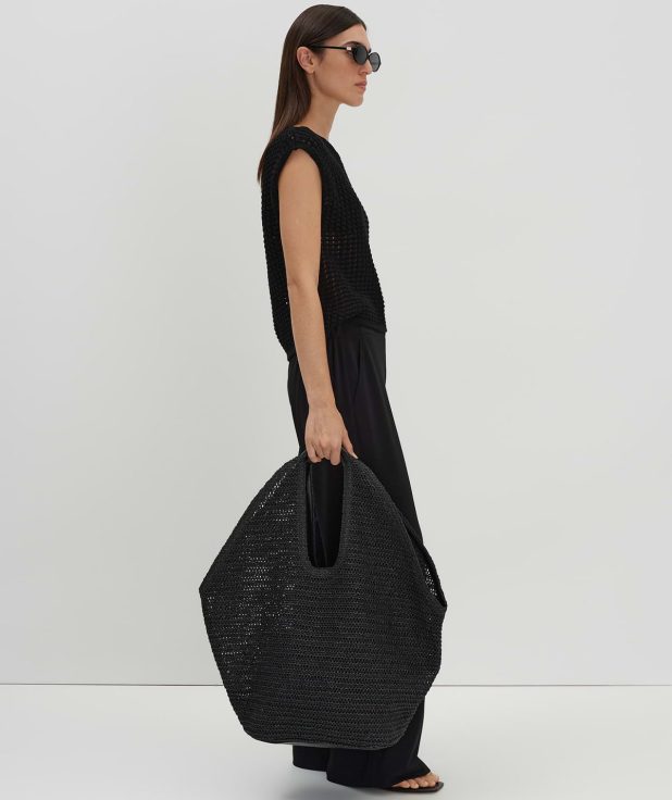 zwart_shopper_dames_besort-bag_someday_outfit